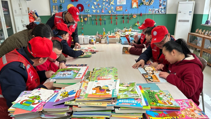 弘扬雷锋精神 传播志愿薪火——青银分公司团委组织志愿者走进栾城区特殊教育学校开展学雷锋主题活动